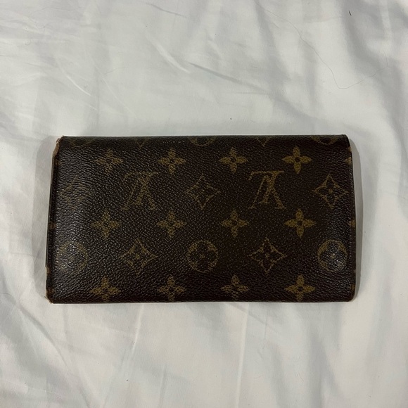 Louis Vuitton Monogram Long Wallet - Picture 2 of 6